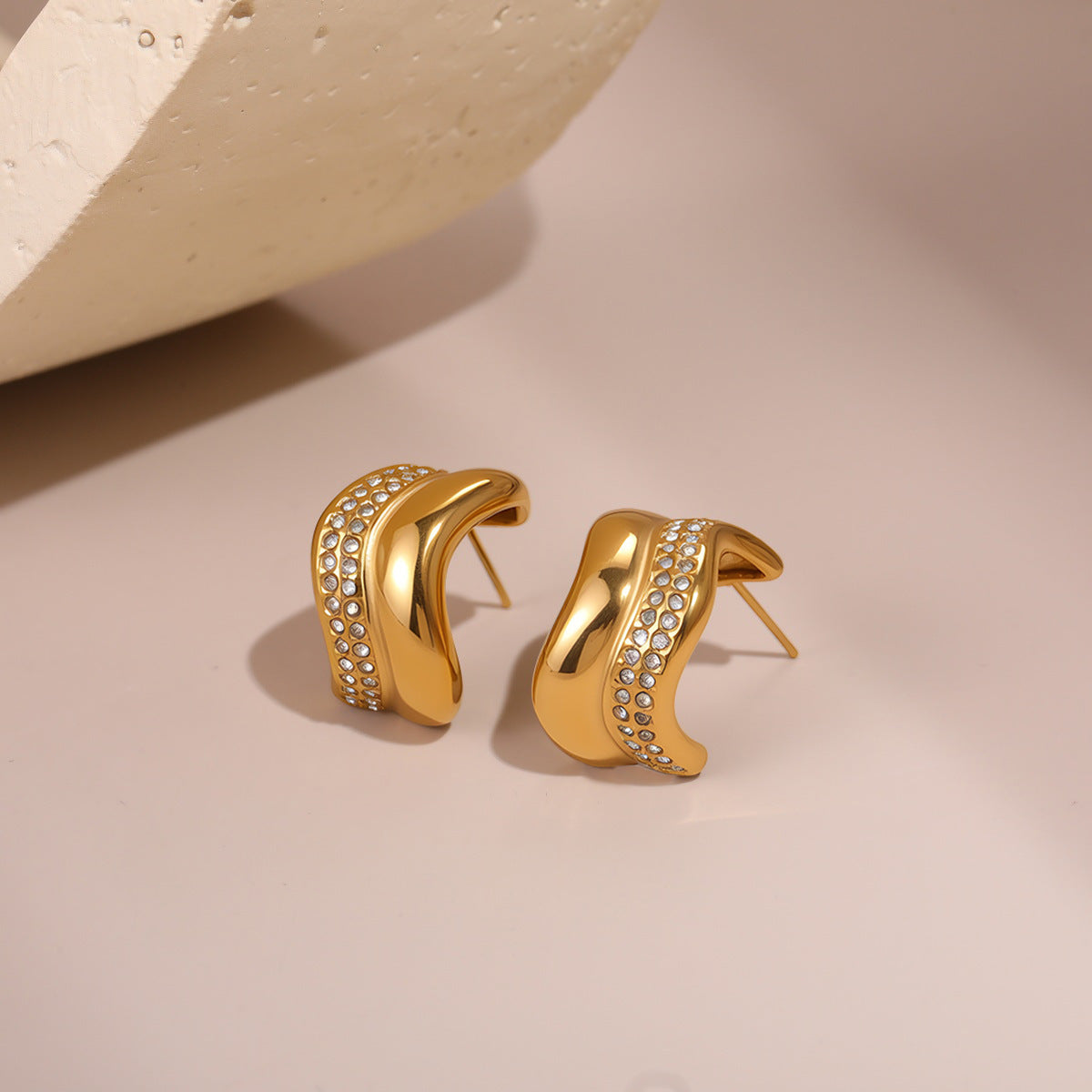 Elegant Geometric Diamond Stud Earrings Light Luxury Design Sense