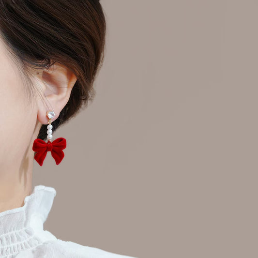 Red Velvet Women's Pearl Bow Earrings